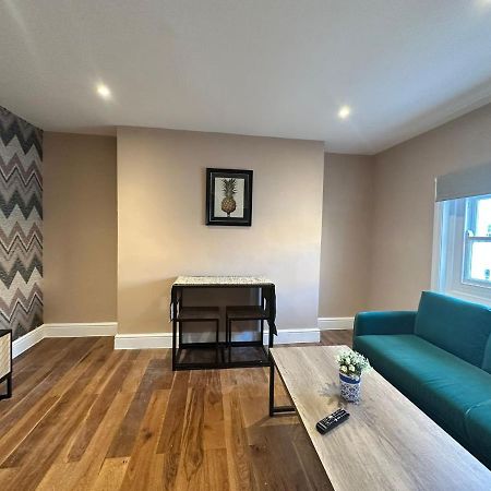 Funky 1 Bedroom Apartment Next To The Sea Brighton Exterior photo